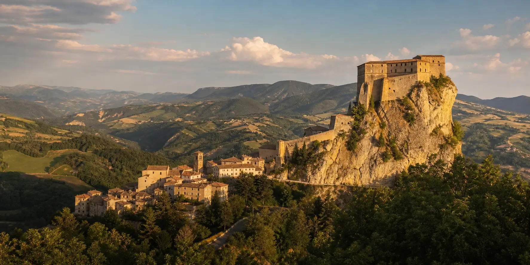 La rocca di San Leo arroccata sullo sperone roccioso in Valmarecchia